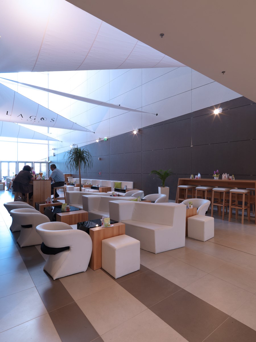 Various ˝fit out˝ projects